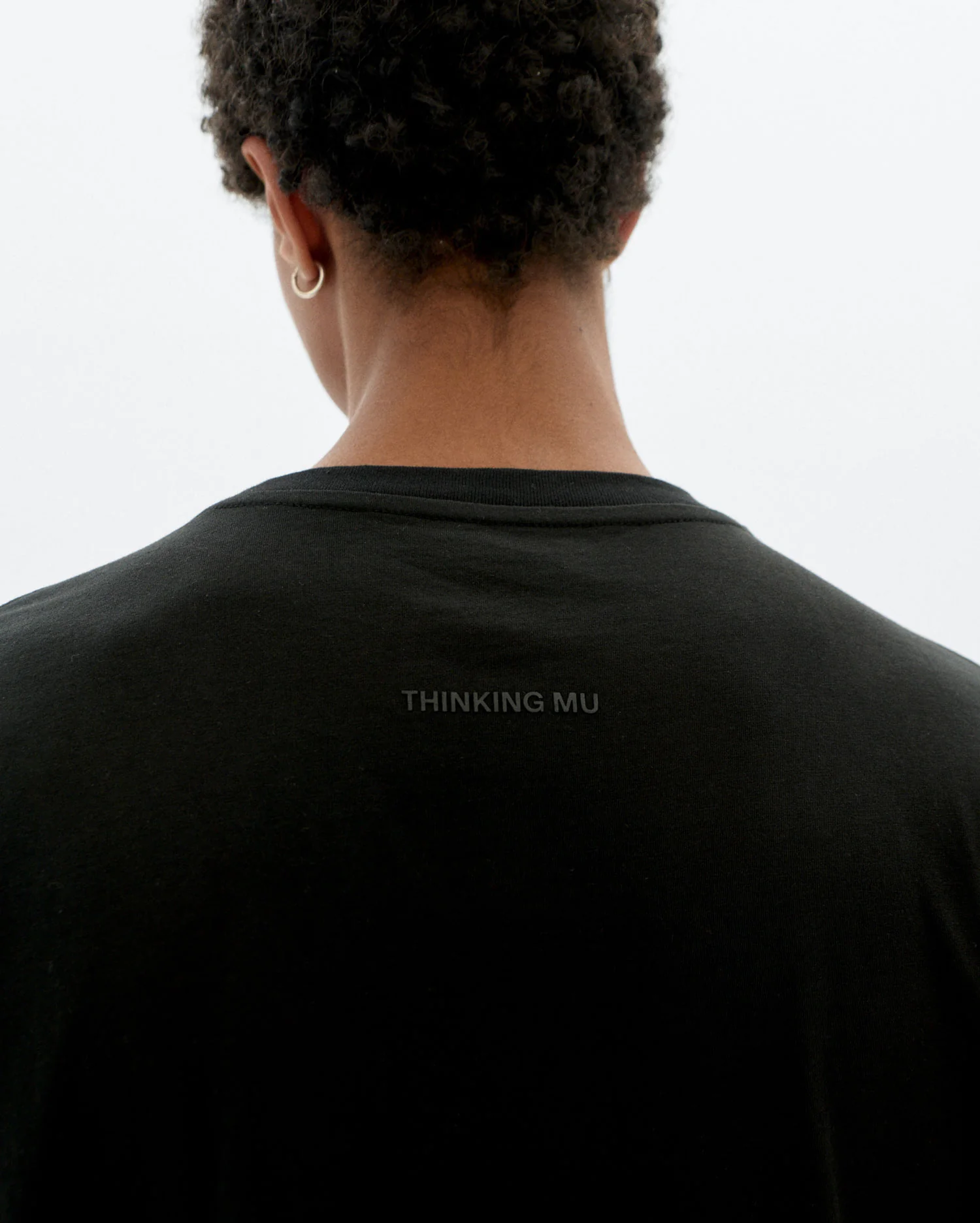 Camiseta básica negra Aaron - Image 3