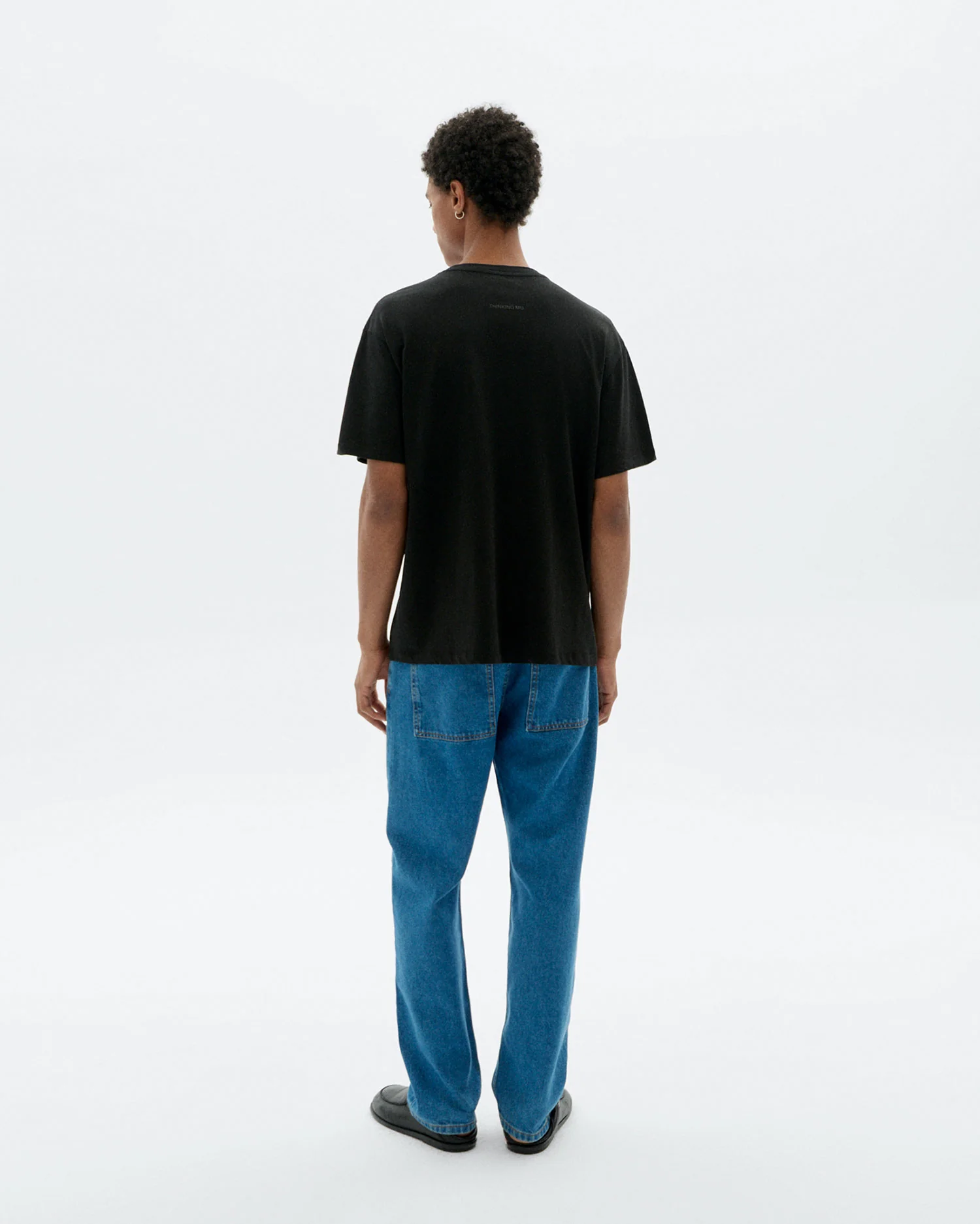 Camiseta básica negra Aaron - Image 4