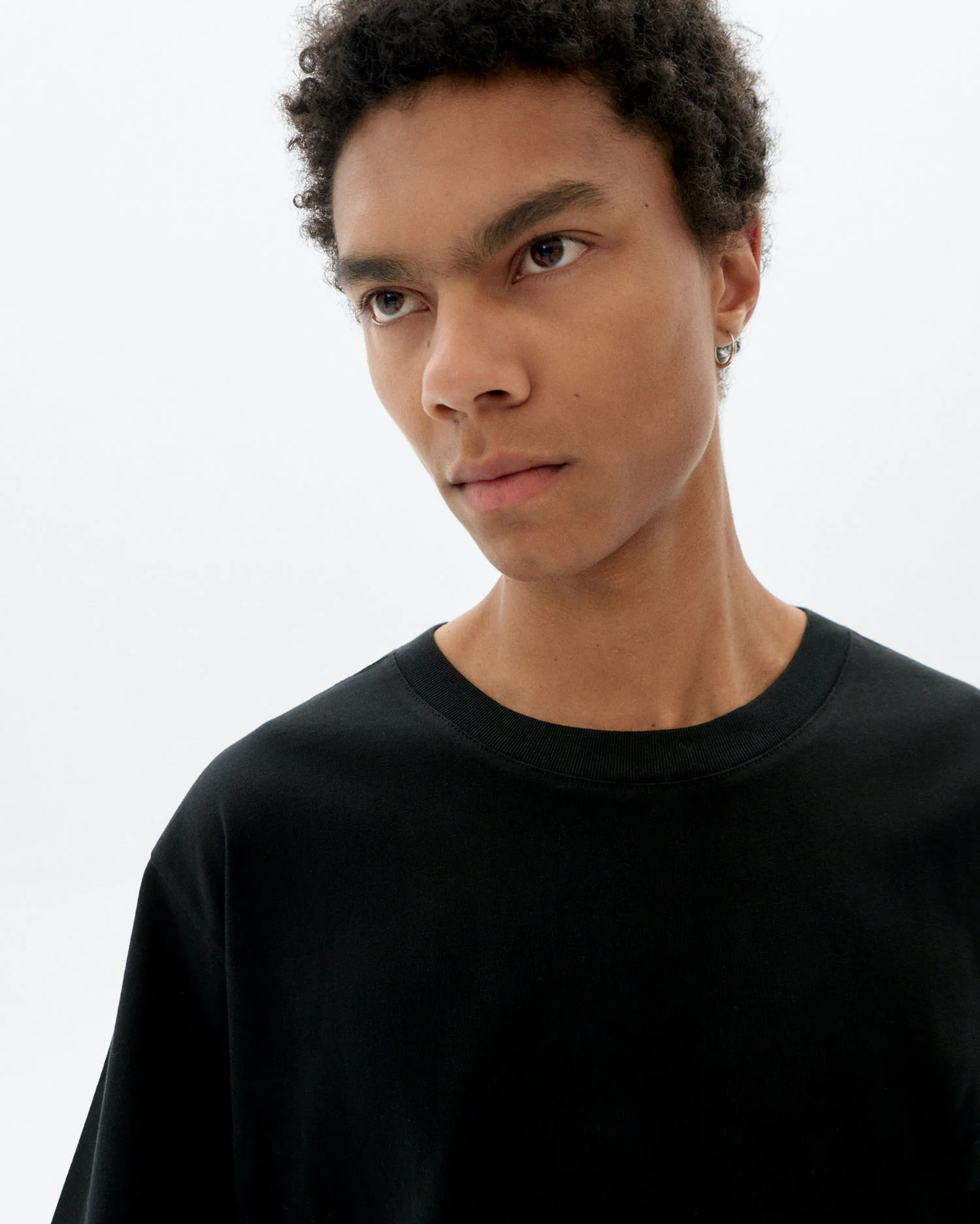 Camiseta loose negra Eric - Image 3