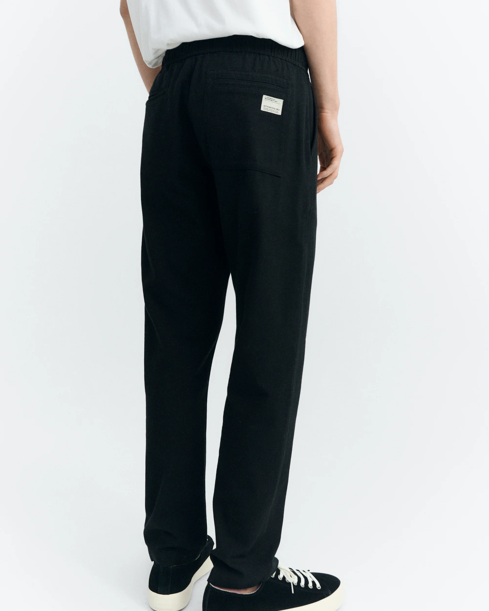 Pantalón recto negro Travel light - Image 4