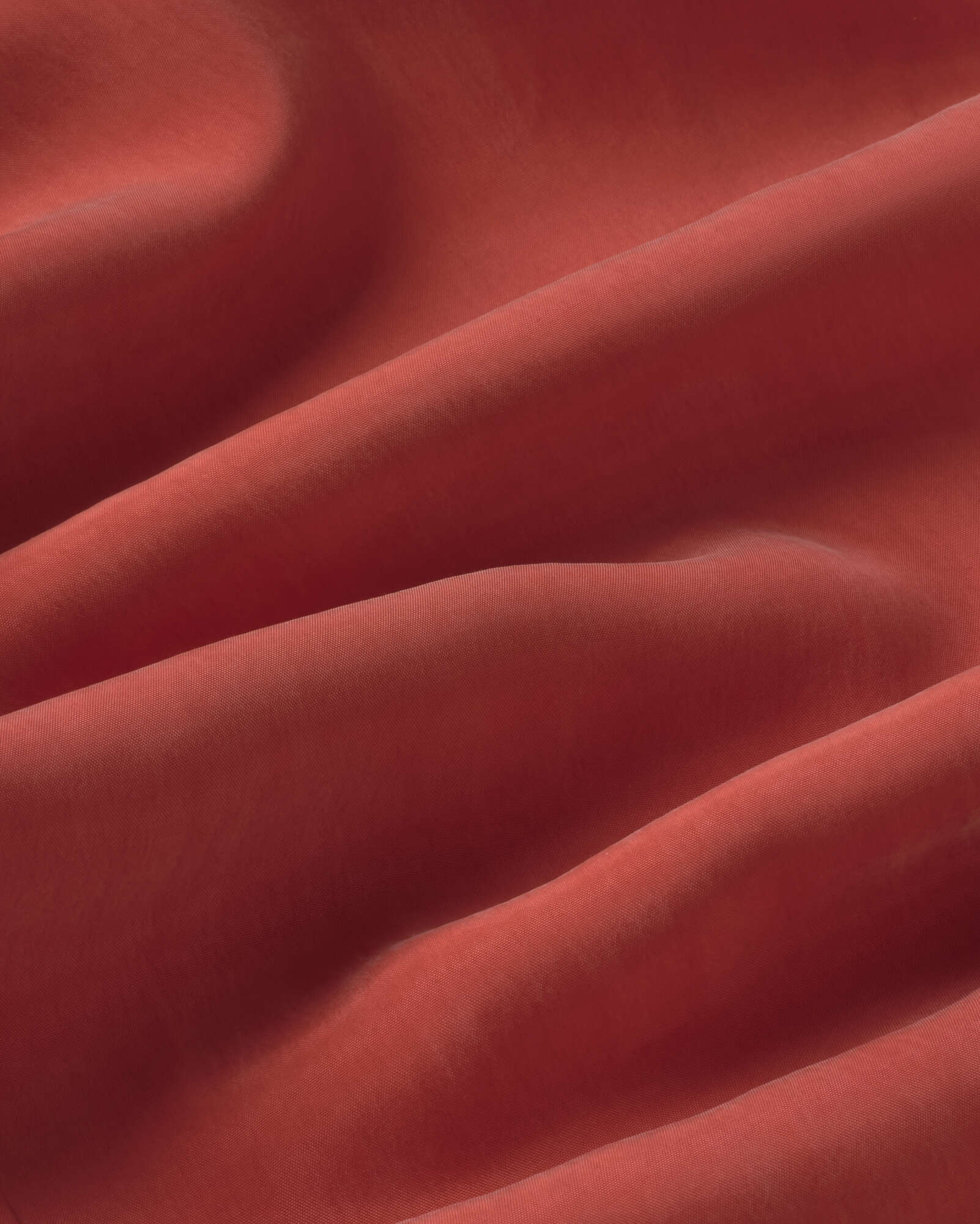 Pantalón relaxed pinza rojo cupro Cirila - Image 5