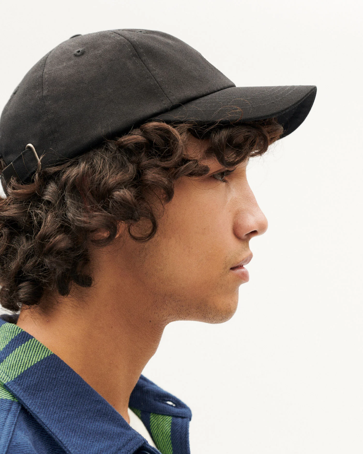 Gorra negra sol contraste - Image 5