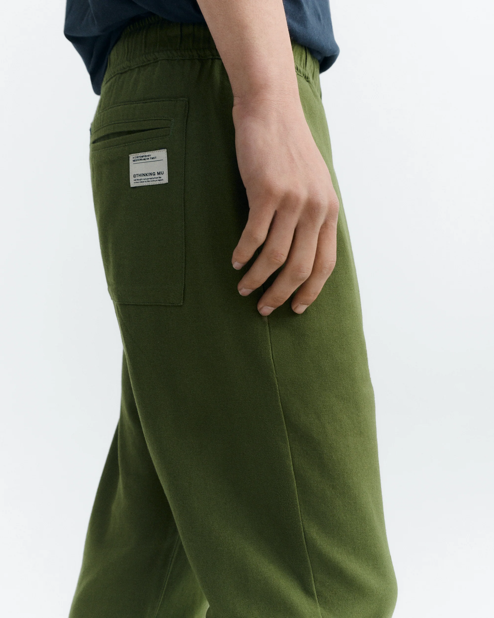 Pantalón recto verde Travel light - Image 4