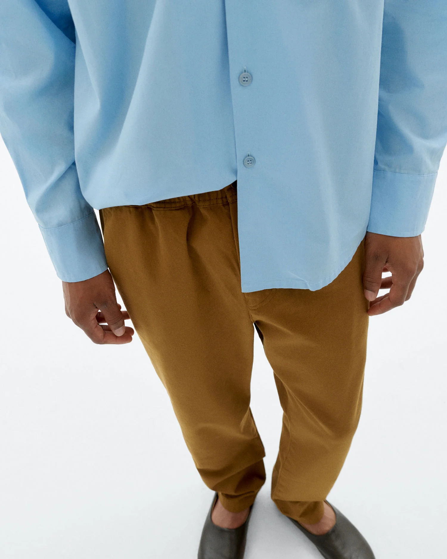 Pantalón recto marrón Travel - Image 3