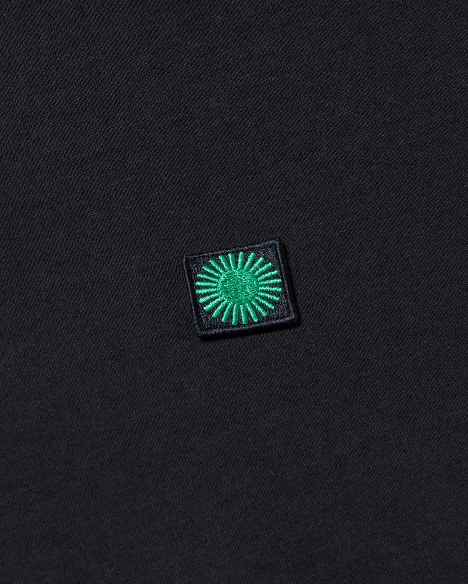 Camiseta navy sol espalda verde - Image 7