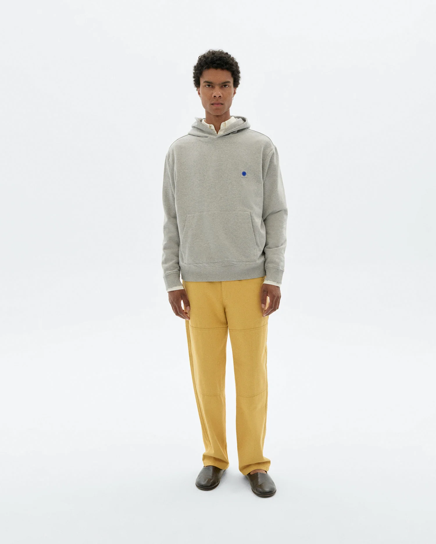 Hoodie gris sol espalda azul Simon - Image 3